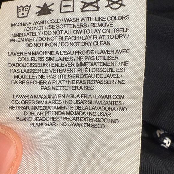 NIKE Dri-Fit Black Workout Capri Pants. Athleisure/Athletic/Gym. Size Medium - Picture 3 of 8